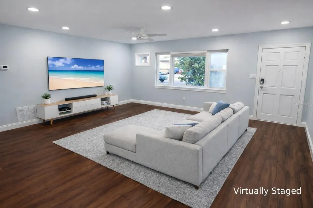 1105 Connecticut Road Tarpon Springs FL 34689