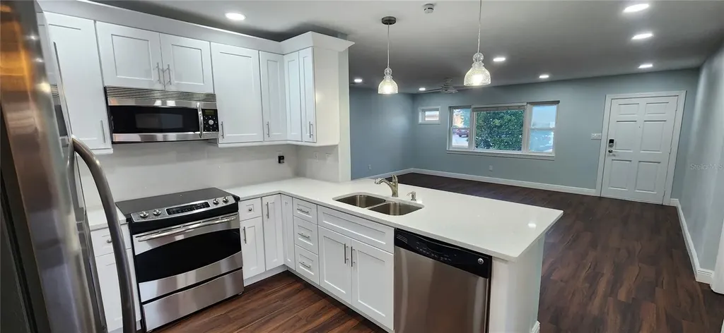 1105 Connecticut Road Tarpon Springs FL 34689