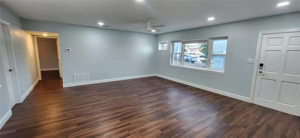1105 Connecticut Road Tarpon Springs FL 34689