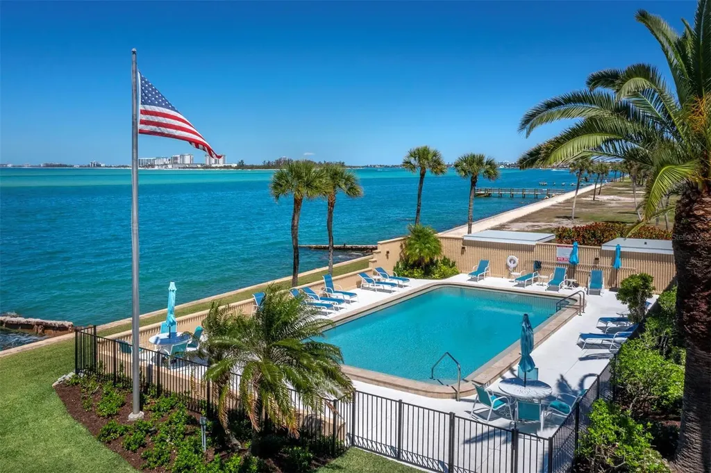 4712 Ocean Boulevard Sarasota FL 34242