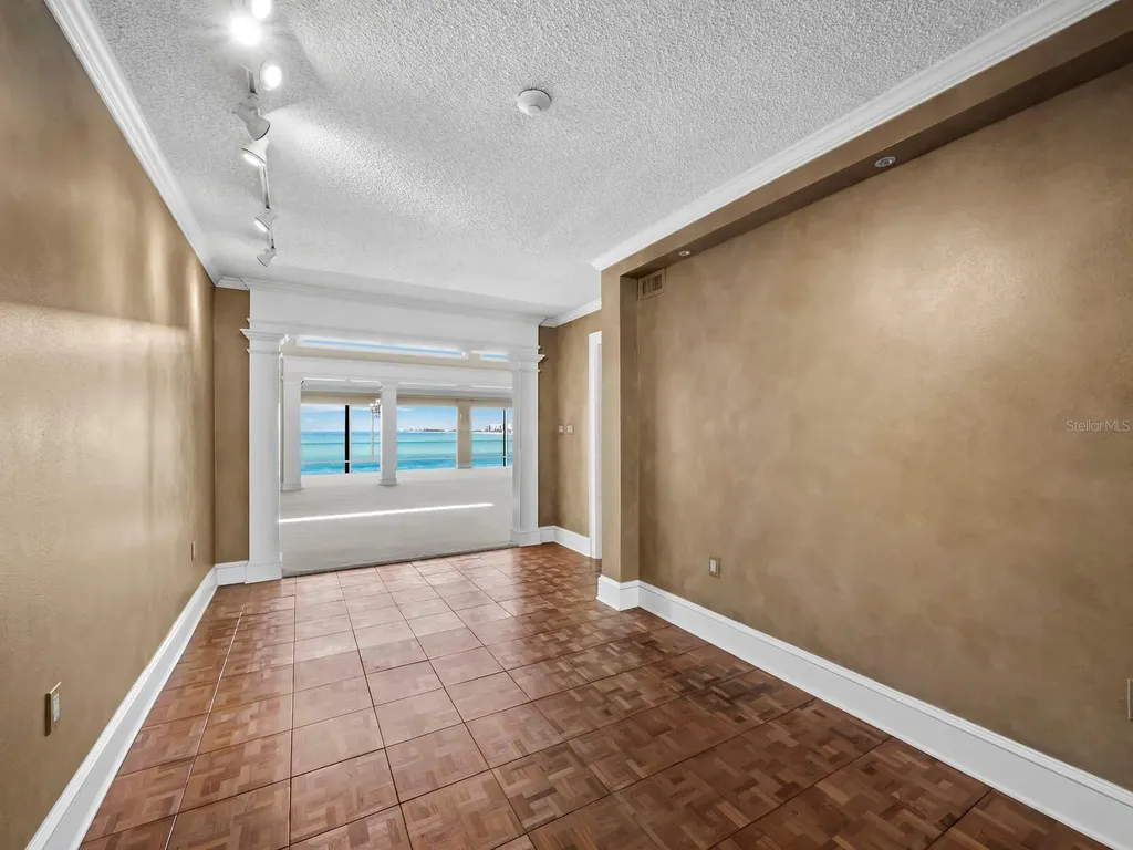 4712 Ocean Boulevard Sarasota FL 34242