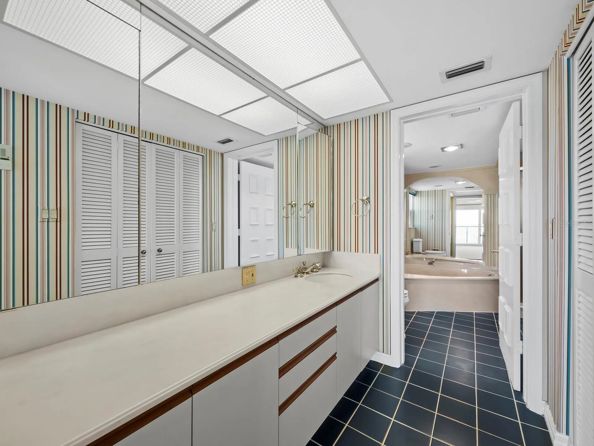 4712 Ocean Boulevard Sarasota FL 34242