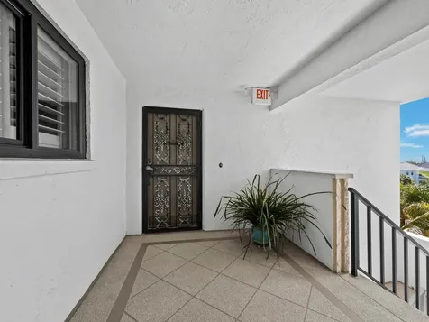 4712 Ocean Boulevard Sarasota FL 34242