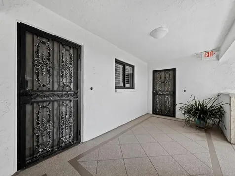 4712 Ocean Boulevard Sarasota FL 34242