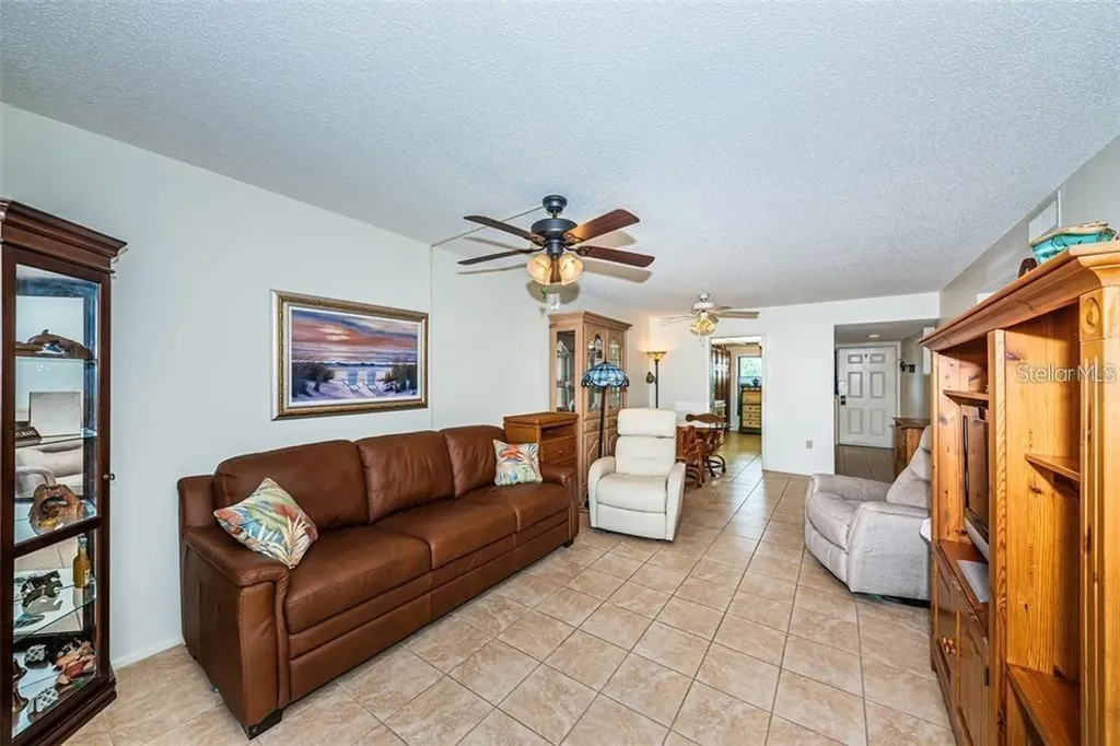 1324 Pasadena Avenue S South Pasadena FL 33707