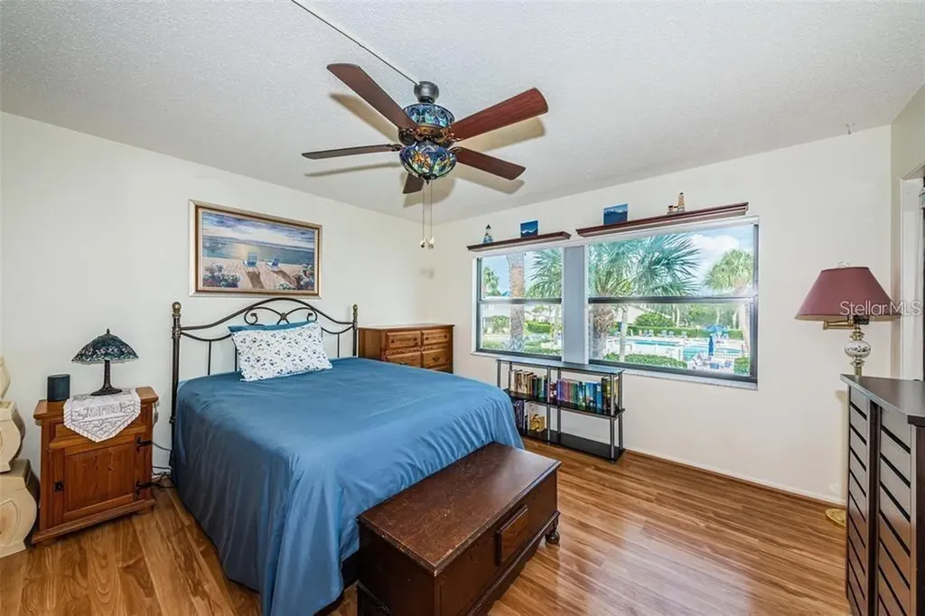 1324 Pasadena Avenue S South Pasadena FL 33707