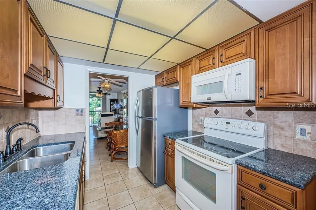 1324 Pasadena Avenue S South Pasadena FL 33707