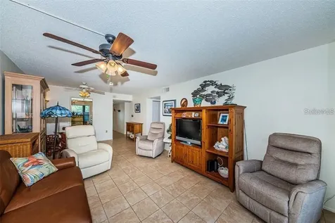 1324 Pasadena Avenue S South Pasadena FL 33707