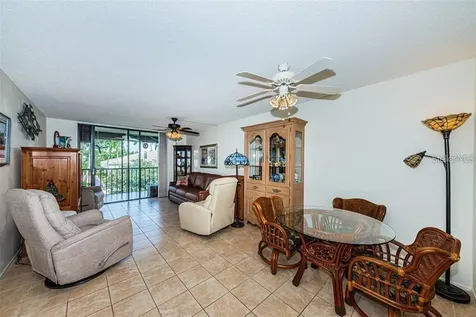 1324 Pasadena Avenue S South Pasadena FL 33707