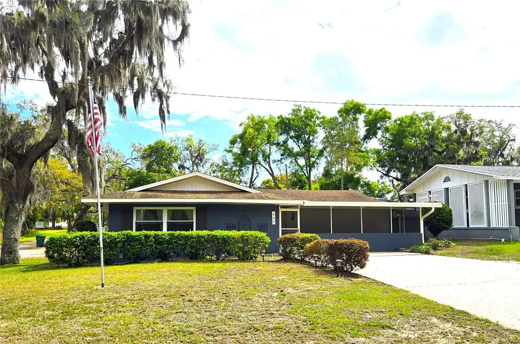 506 E Gottsche Avenue Eustis FL 32726