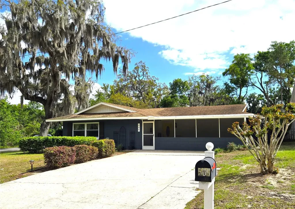506 E Gottsche Avenue Eustis FL 32726