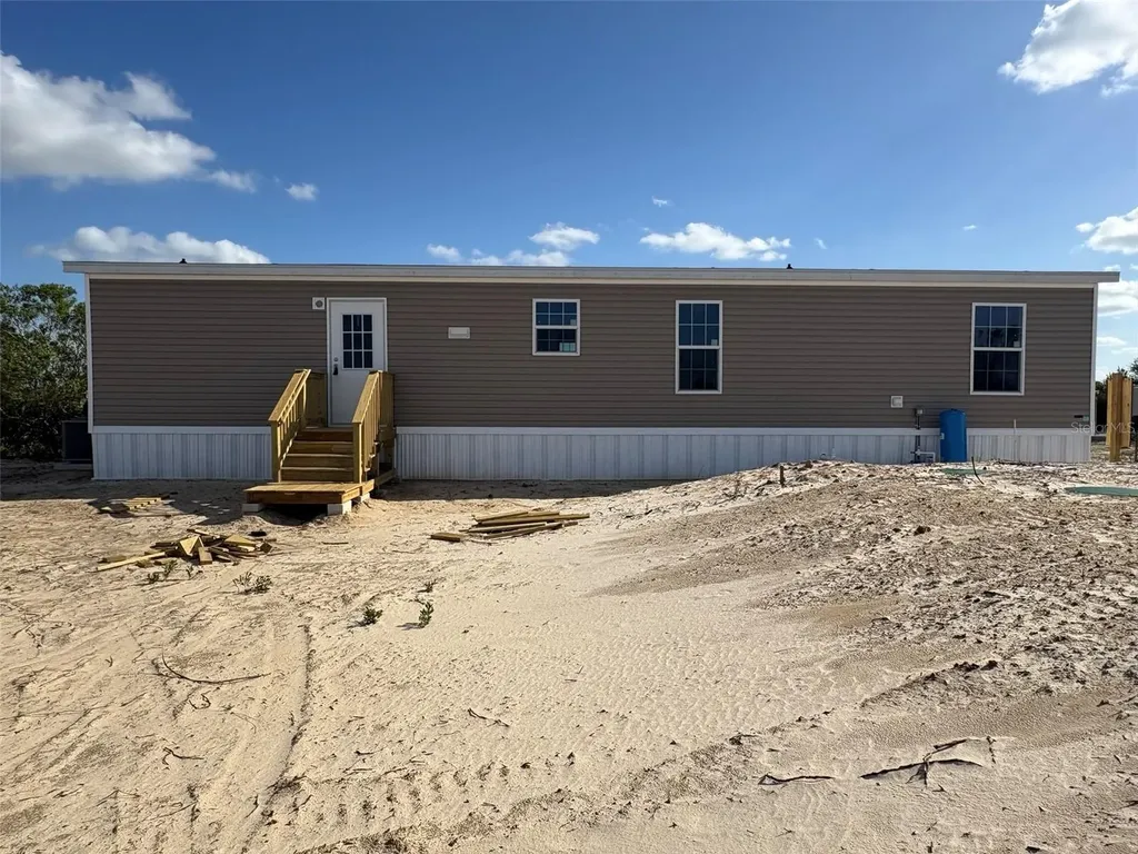 19033 NW 262nd Street Okeechobee FL 34972