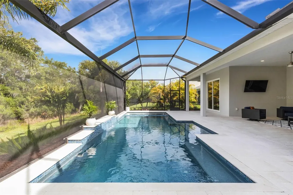 8145 Grande Shores Drive Sarasota FL 34240