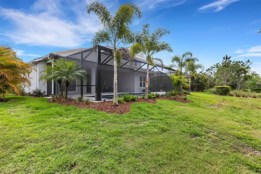 8145 Grande Shores Drive Sarasota FL 34240