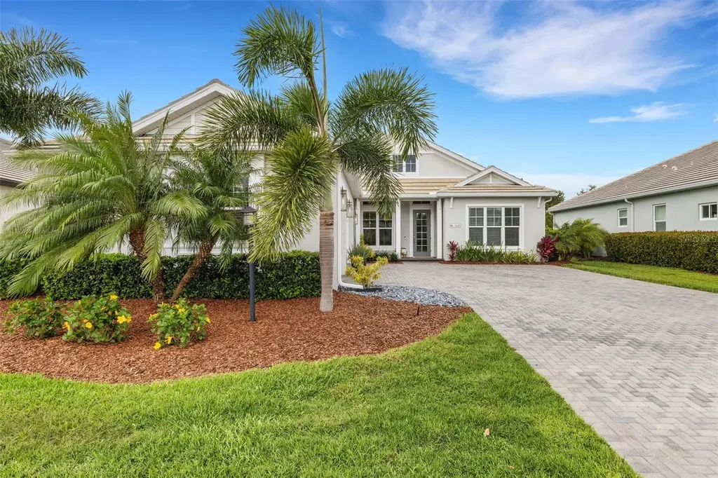 8145 Grande Shores Drive Sarasota FL 34240