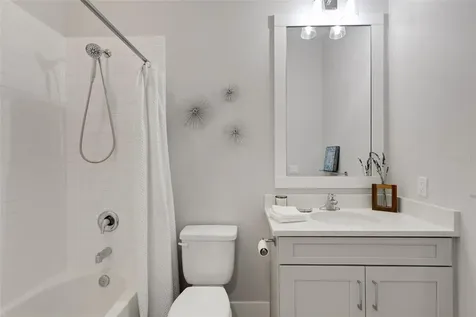 8145 Grande Shores Drive Sarasota FL 34240
