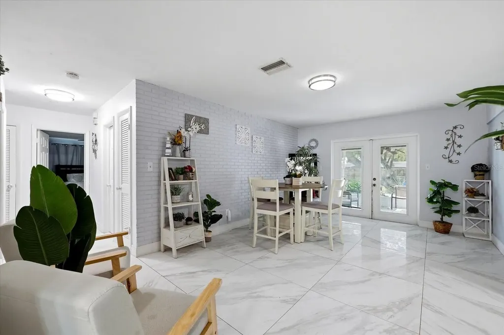 1009 S 70th Street Tampa FL 33619