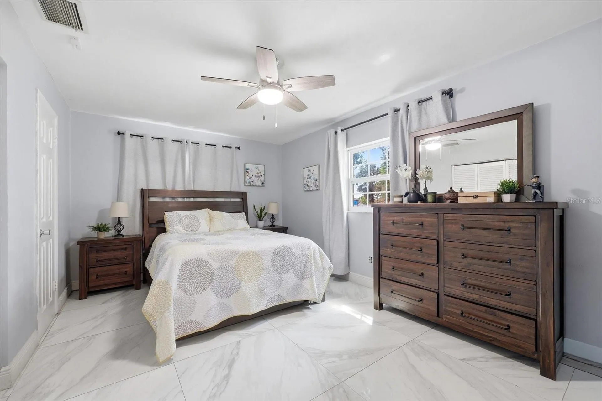 1009 S 70th Street Tampa FL 33619