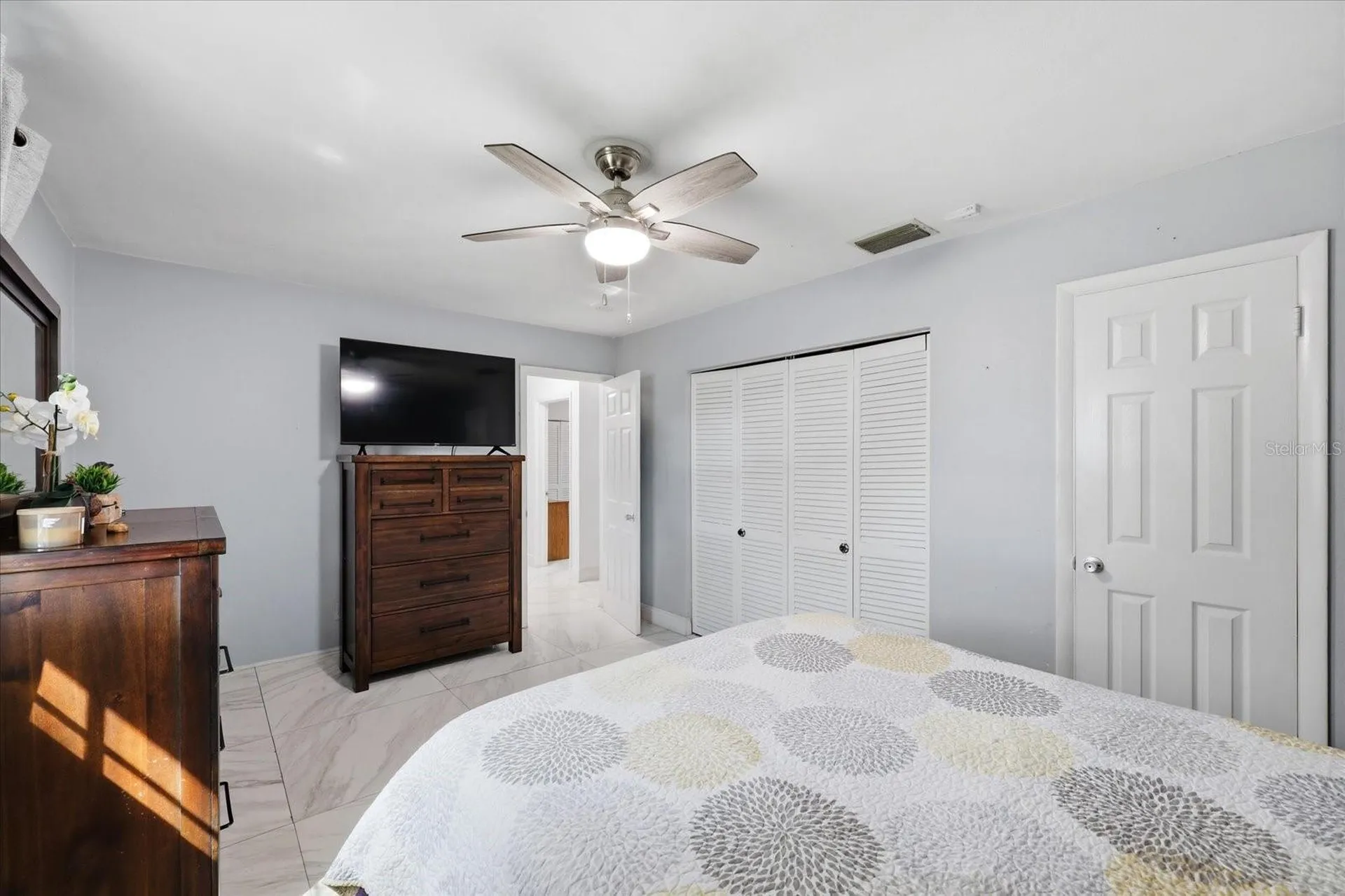 1009 S 70th Street Tampa FL 33619