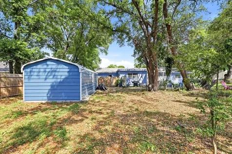 1009 S 70th Street Tampa FL 33619