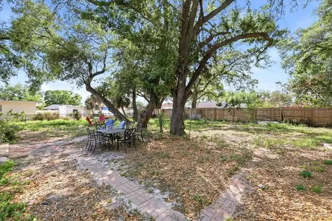 1009 S 70th Street Tampa FL 33619