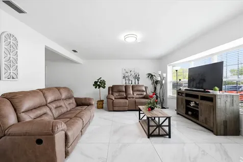 1009 S 70th Street Tampa FL 33619