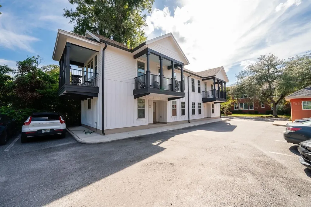 717 NW 10th Street Gainesville FL 32601