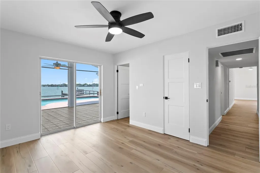 6984 S Shore Drive S St Petersburg FL 33707