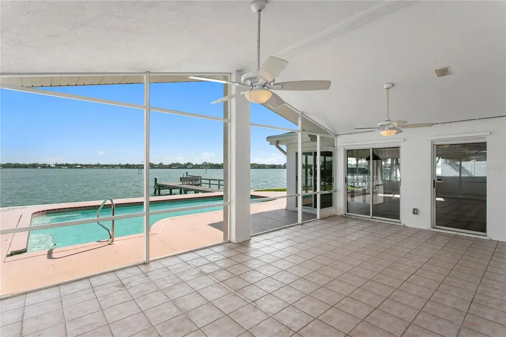 6984 S Shore Drive S St Petersburg FL 33707