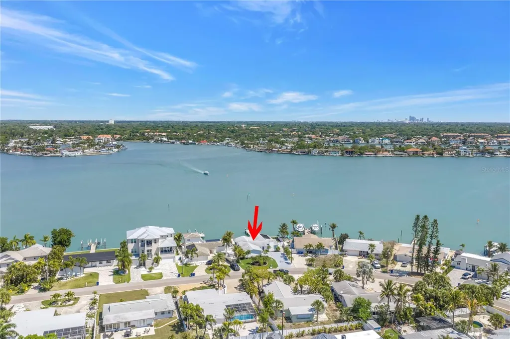 6984 S Shore Drive S St Petersburg FL 33707