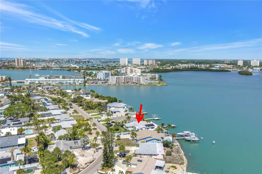 6984 S Shore Drive S St Petersburg FL 33707