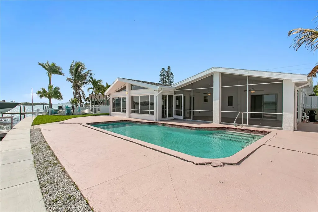 6984 S Shore Drive S St Petersburg FL 33707