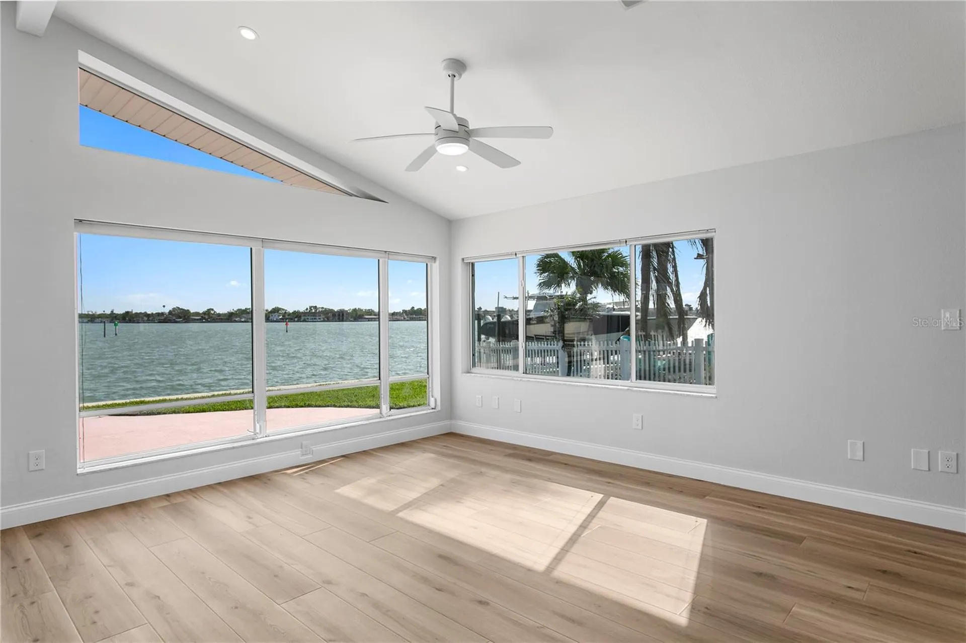 6984 S Shore Drive S St Petersburg FL 33707