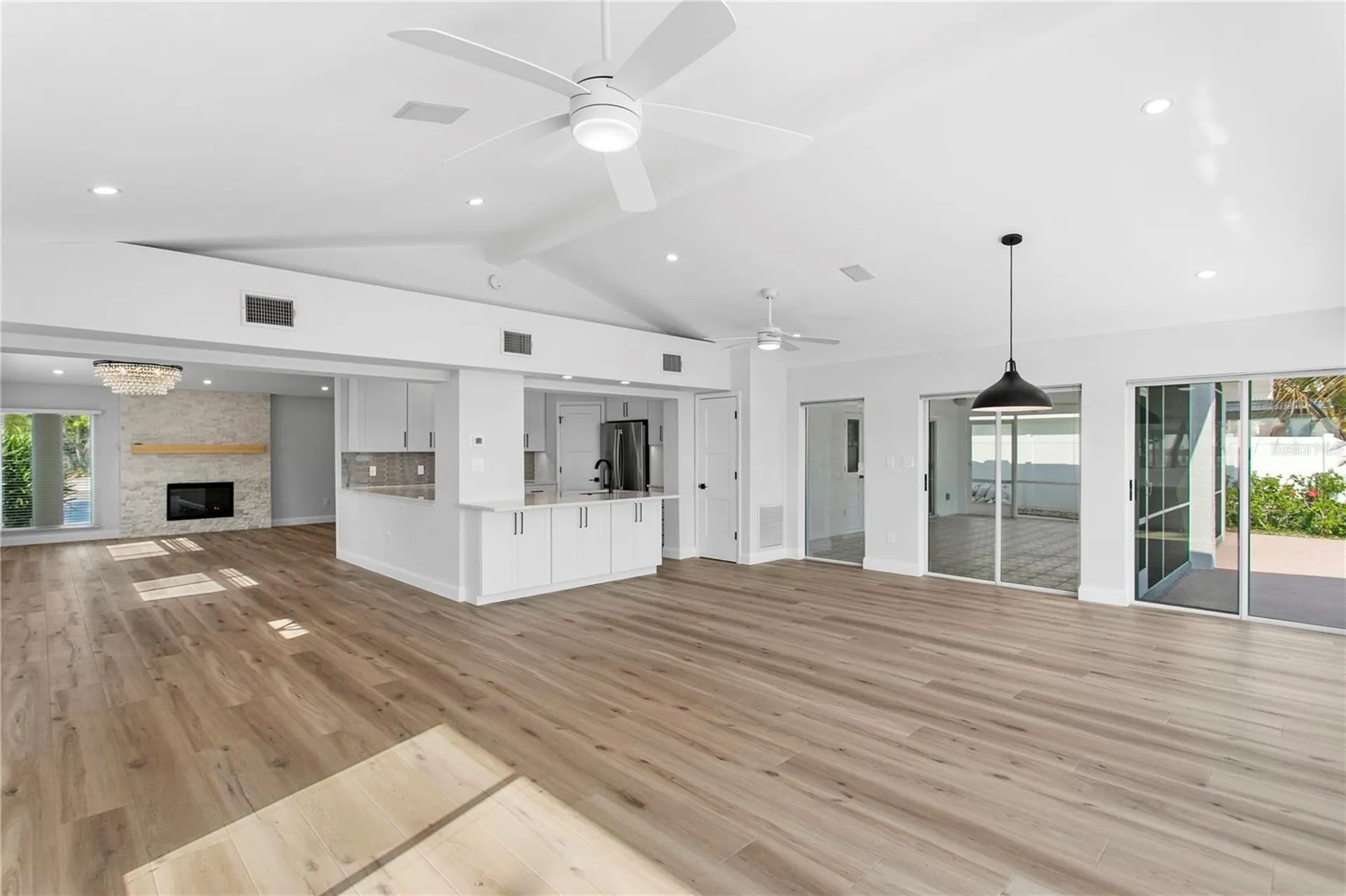 6984 S Shore Drive S St Petersburg FL 33707