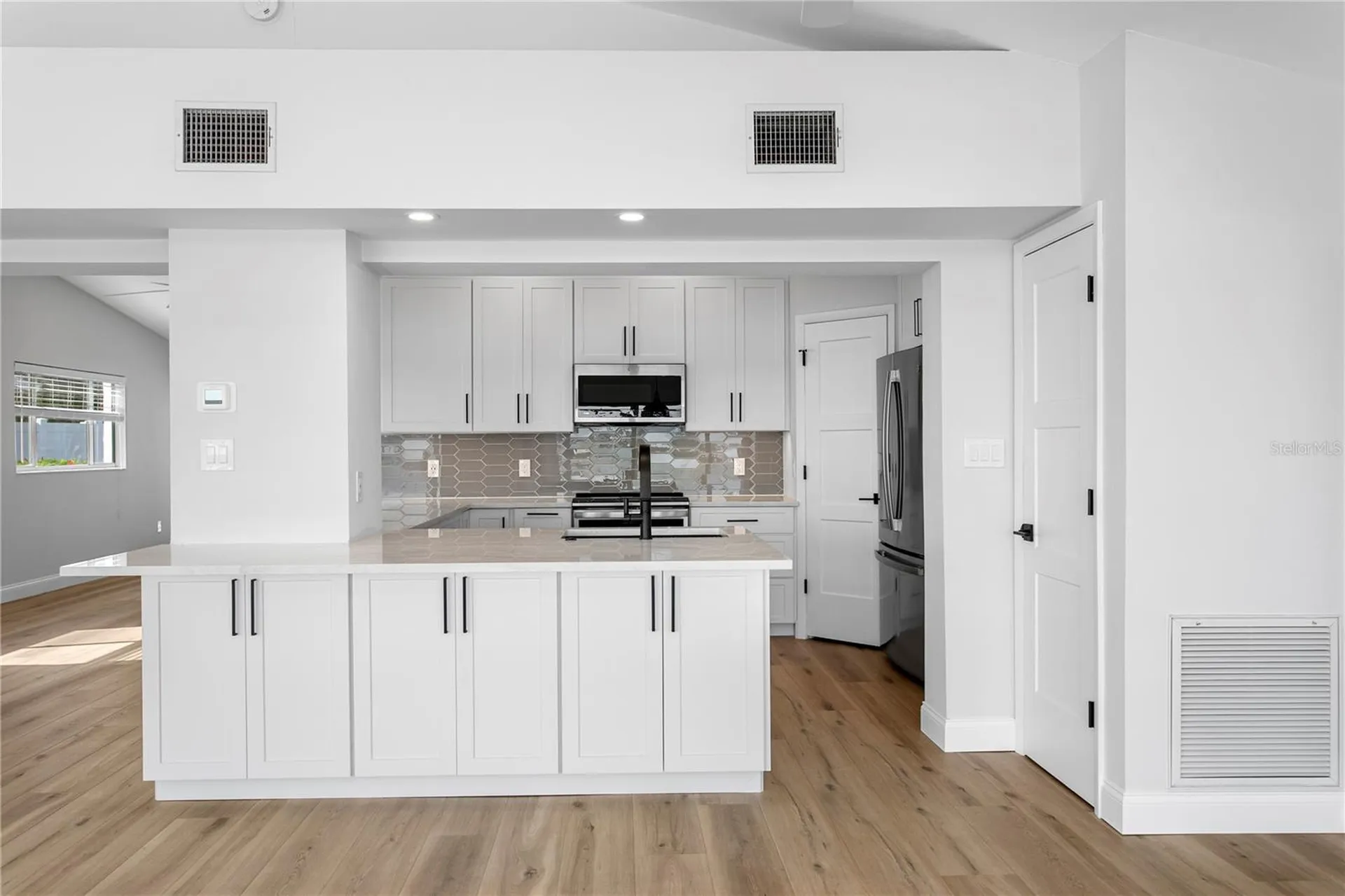6984 S Shore Drive S St Petersburg FL 33707