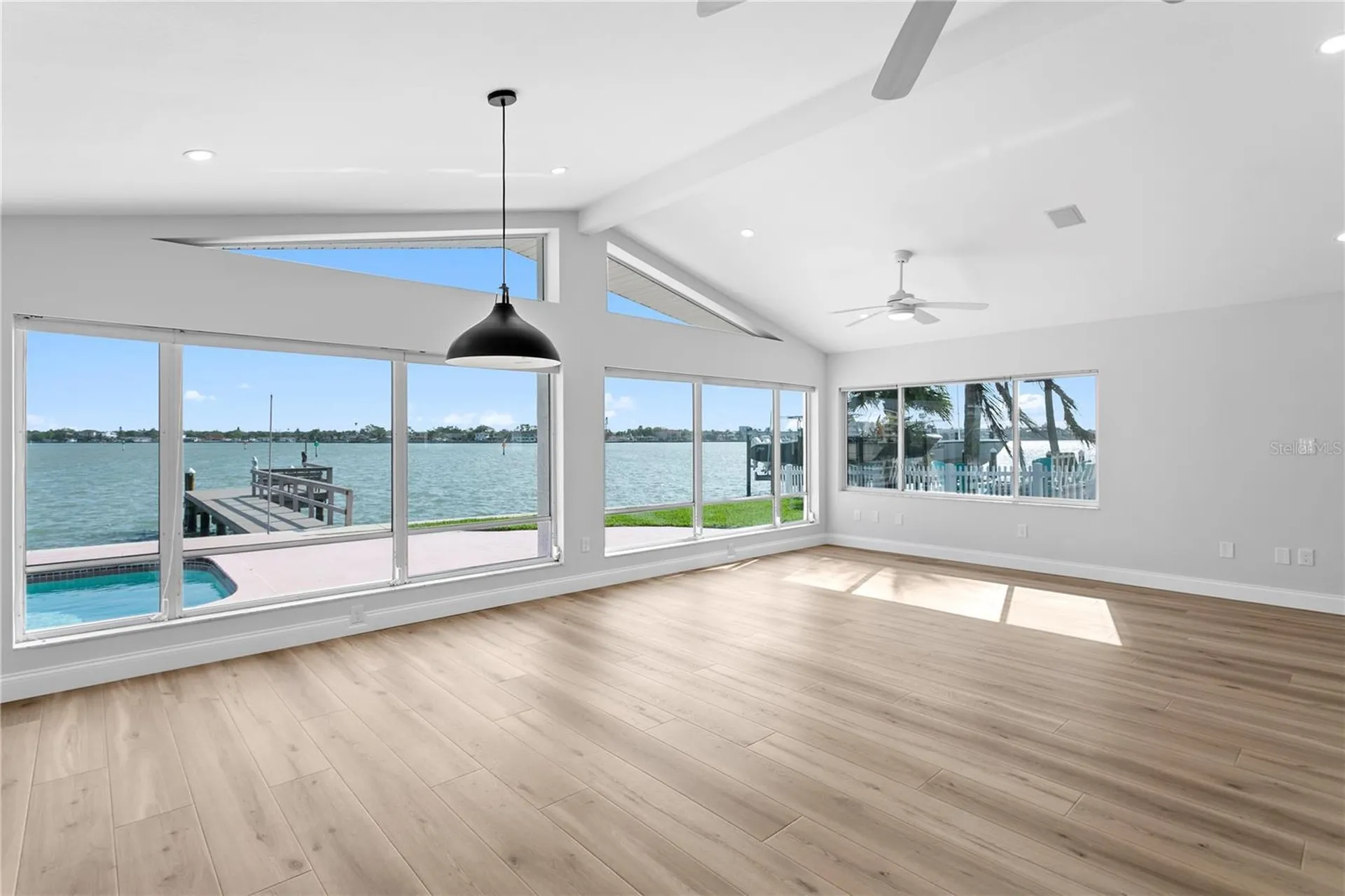 6984 S Shore Drive S St Petersburg FL 33707