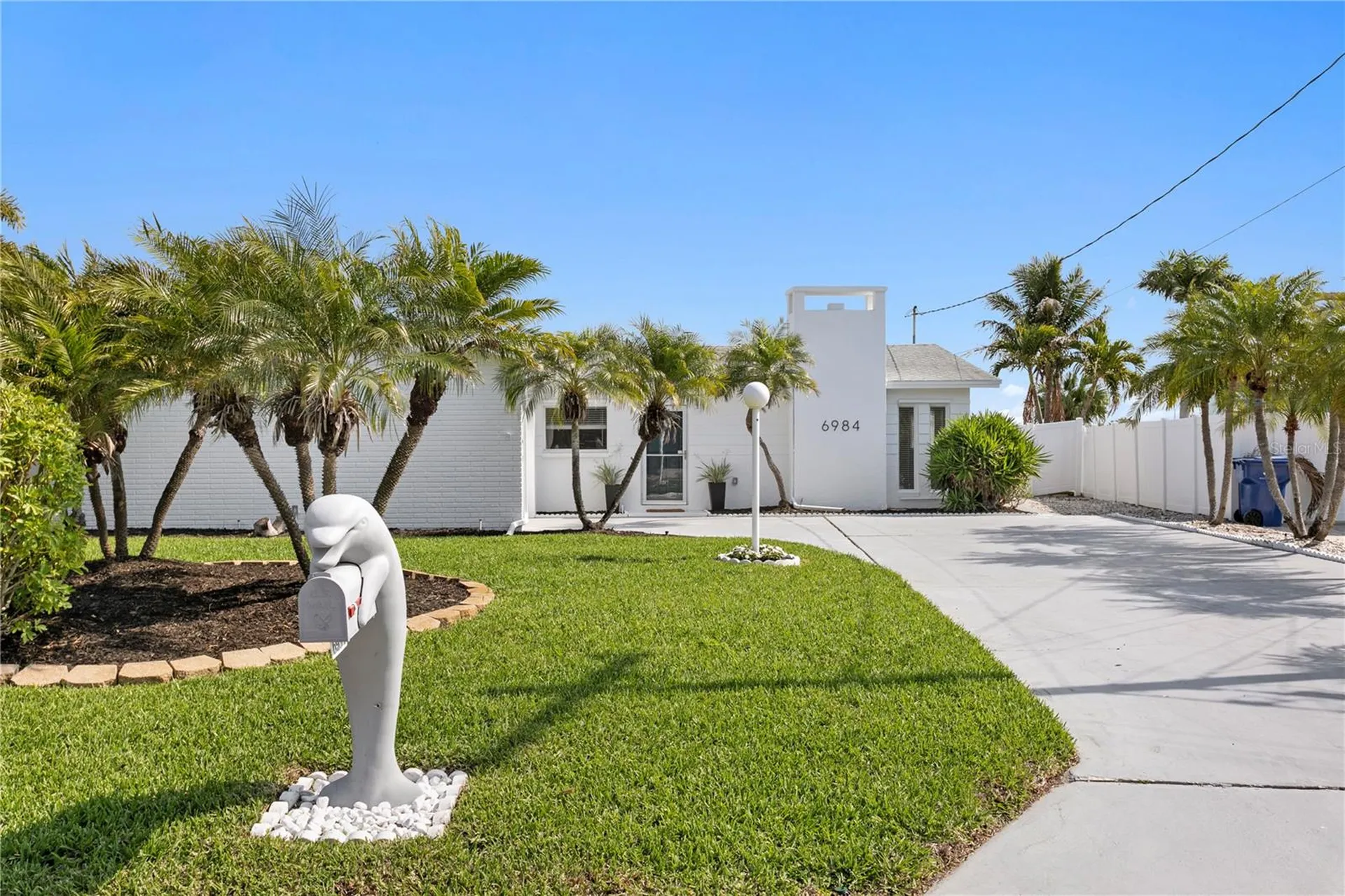 6984 S Shore Drive S St Petersburg FL 33707