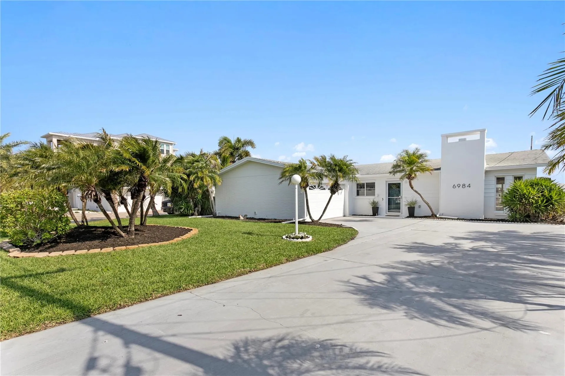 6984 S Shore Drive S St Petersburg FL 33707