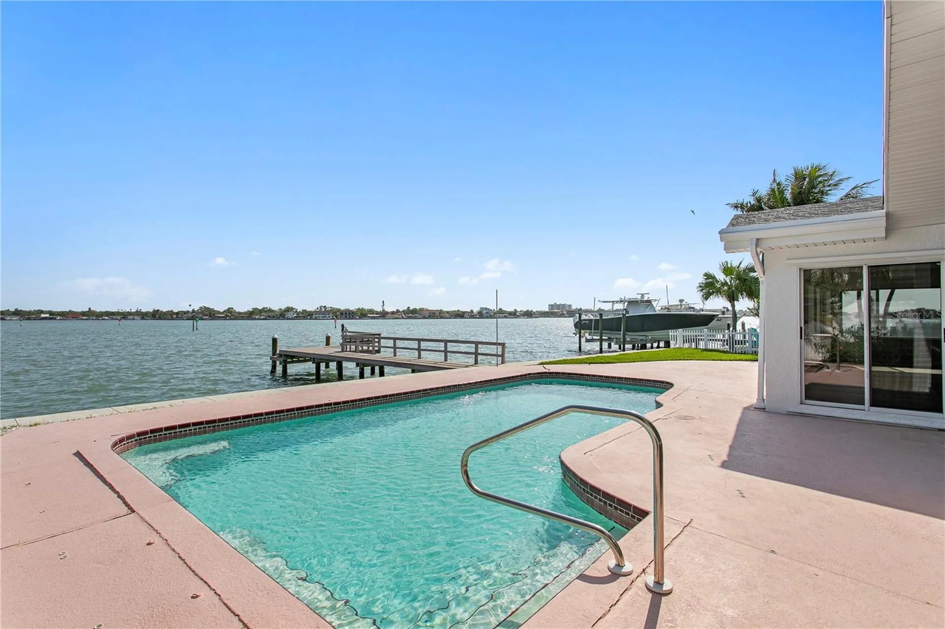 6984 S Shore Drive S St Petersburg FL 33707