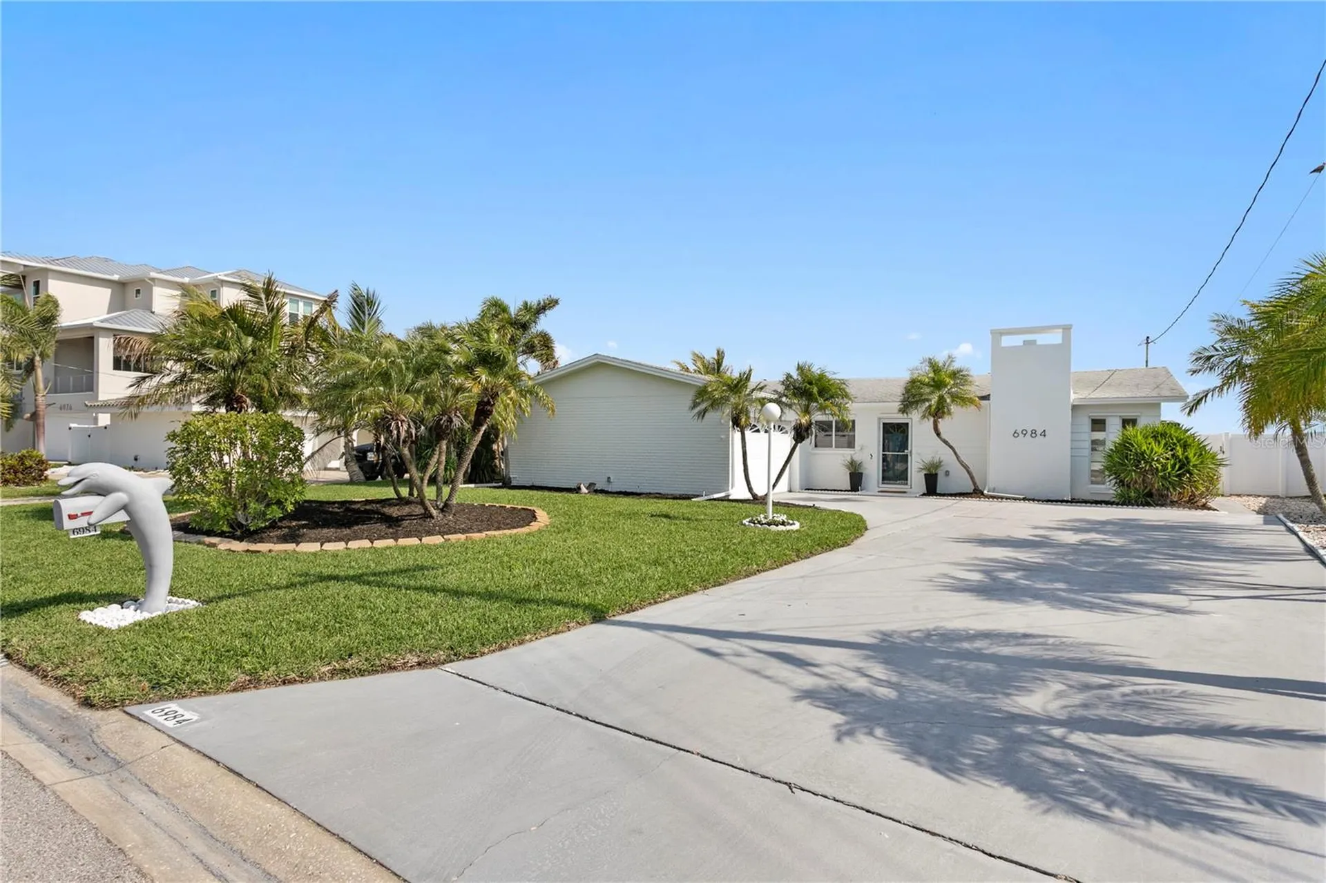 6984 S Shore Drive S St Petersburg FL 33707