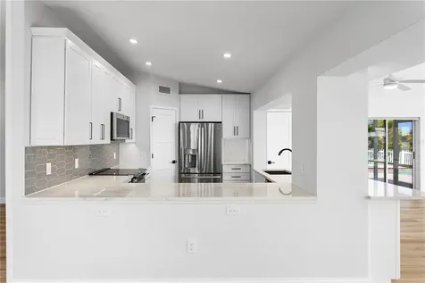 6984 S Shore Drive S St Petersburg FL 33707