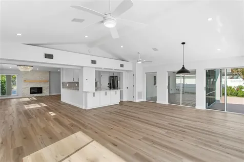 6984 S Shore Drive S St Petersburg FL 33707