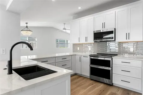 6984 S Shore Drive S St Petersburg FL 33707