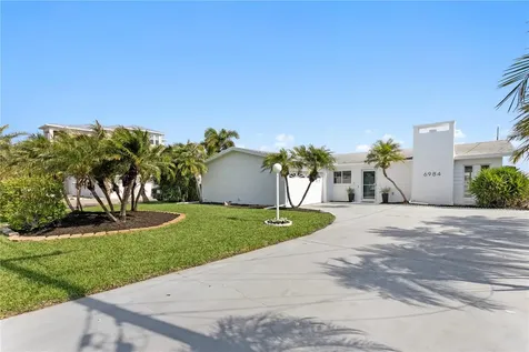 6984 S Shore Drive S St Petersburg FL 33707