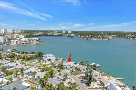 6984 S Shore Drive S St Petersburg FL 33707