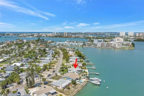 6984 S Shore Drive S St Petersburg FL 33707