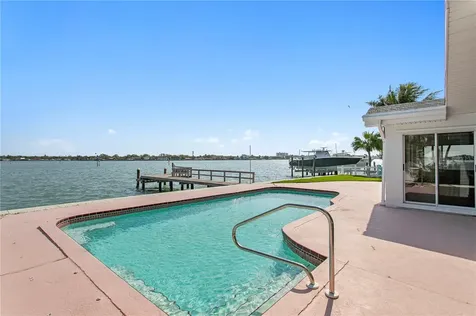 6984 S Shore Drive S St Petersburg FL 33707