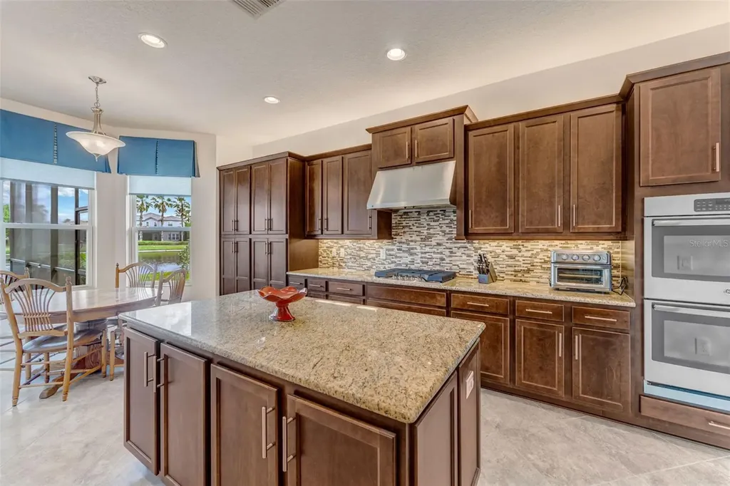 2752 Coco Palm Circle Wesley Chapel FL 33543