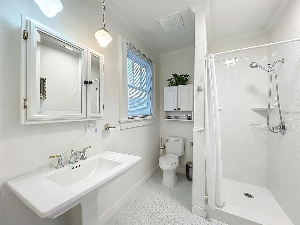 1209 Clouser Avenue Orlando FL 32804