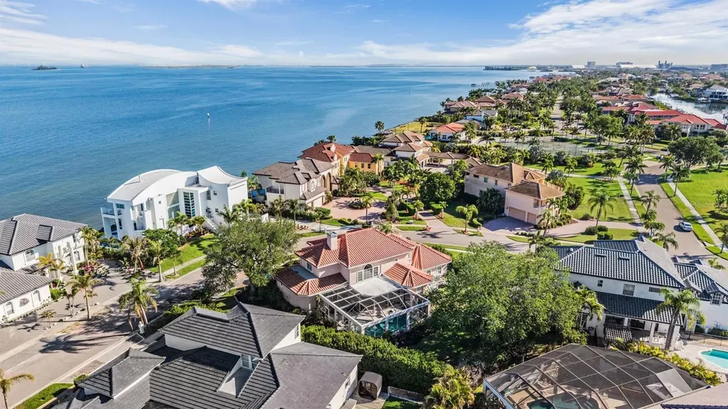 1422 Jumana Loop Apollo Beach FL 33572